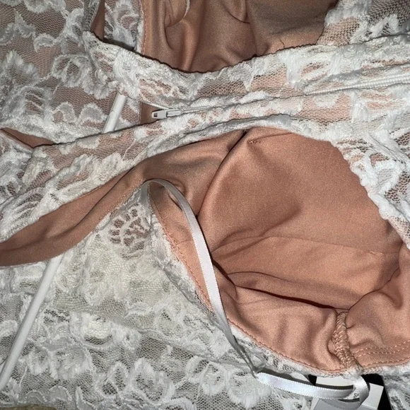 Macy's Beige and White Lace Maxi Dress - Picture 8 of 9